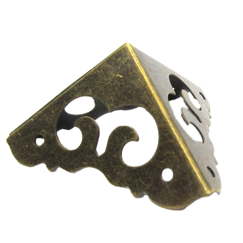 بست گوشه آنتیک فلزی طرح قوچ زیتونی