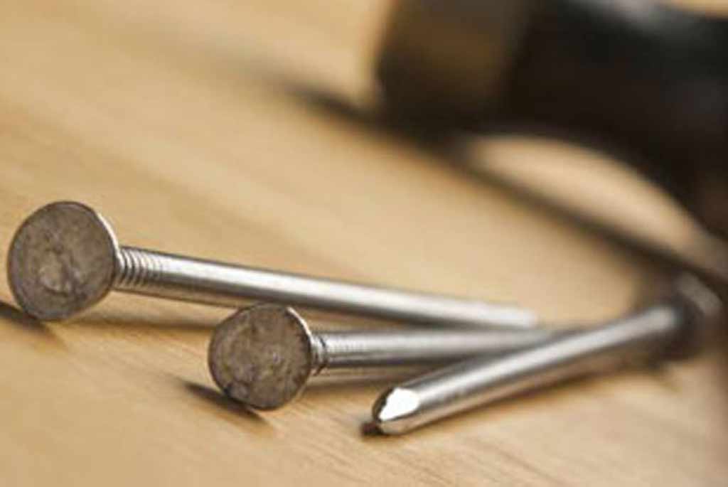 تفاوت پیچ و میخ